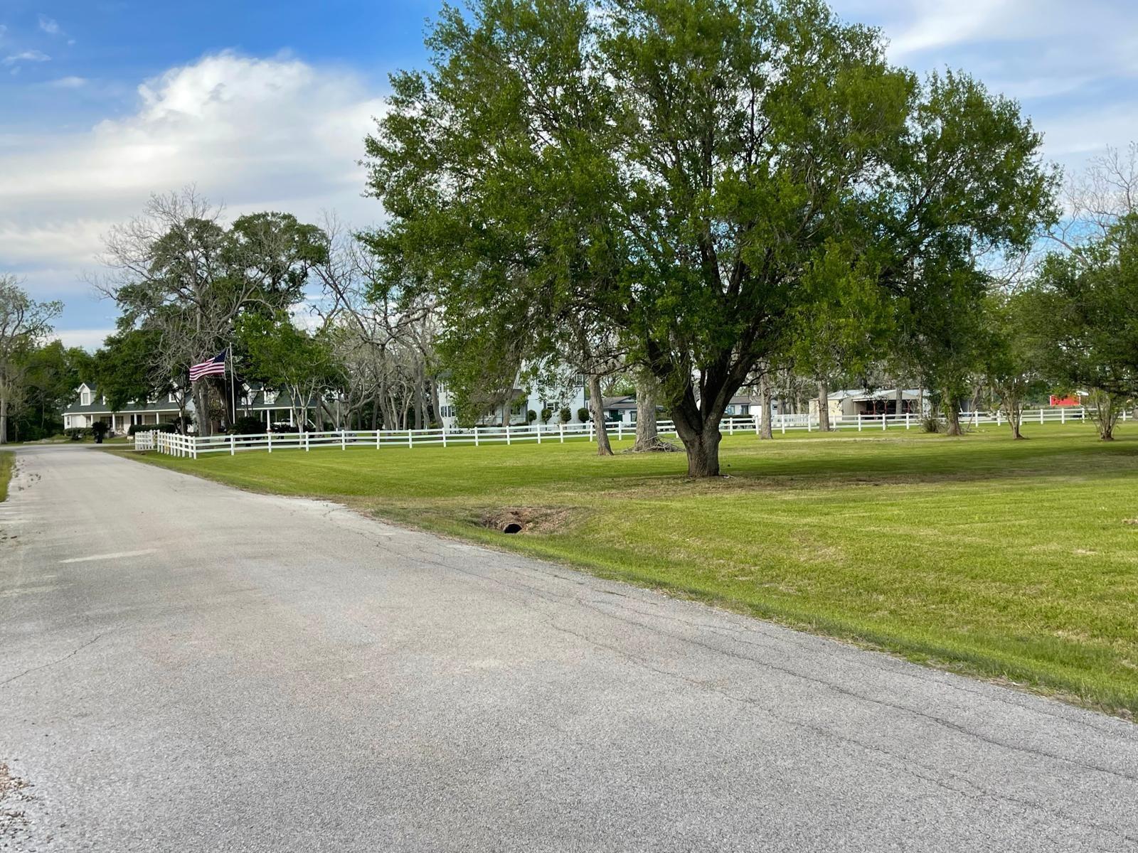 335 Carroll Roads E