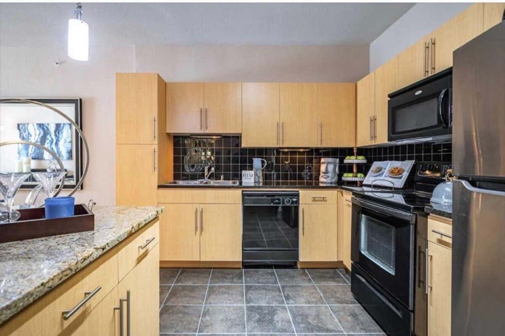 Photo of 3660 Richmond St Avenue #235, Houston, TX 77046 (MLS # 81904373)