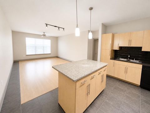 Photo of 3660 Richmond St Avenue #235, Houston, TX 77046 (MLS # 81904373)