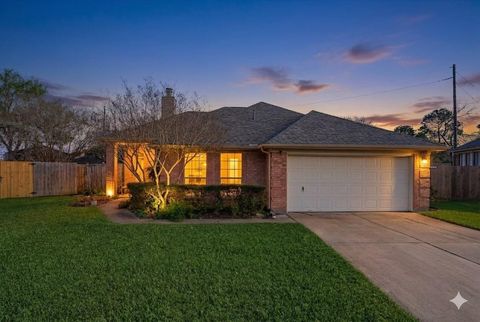 Photo of 1603 Bonnie Lea Lane, Fresno, TX 77545 (MLS # 3272857)