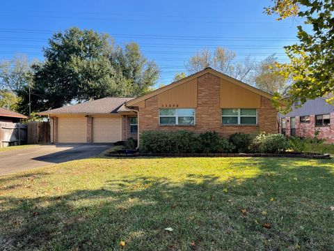 Photo of 11303 Greenwillow Street, Houston, TX 77035 (MLS # 52121066)