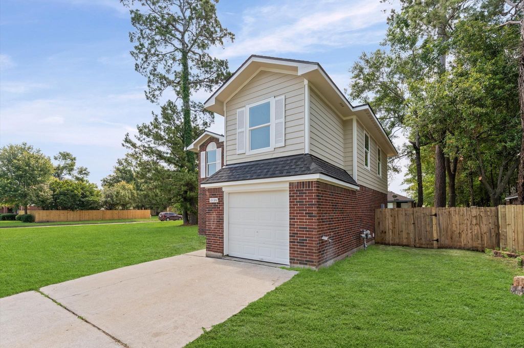 Photo of 8026 Scarlet Tanager Drive, Humble, TX 77396 (MLS # 37918479)