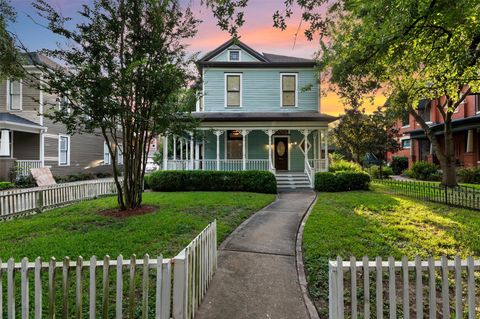 Photo of 1007 Heights Boulevard, Houston, TX 77008 (MLS # 40424107)