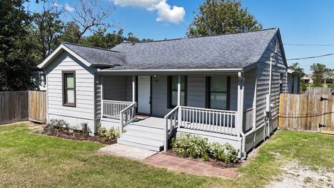 Photo of 3449 Bridgette Lane, Mont Belvieu, TX 77523 (MLS # 846043) Photo of 3449 Bridgette Lane, Mont Belvieu, TX 77523 (MLS # 846043)