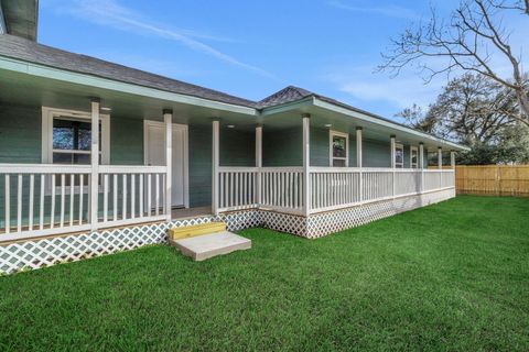 Photo of 990 Wall Street, Houston, TX 77088 (MLS # 12448236)