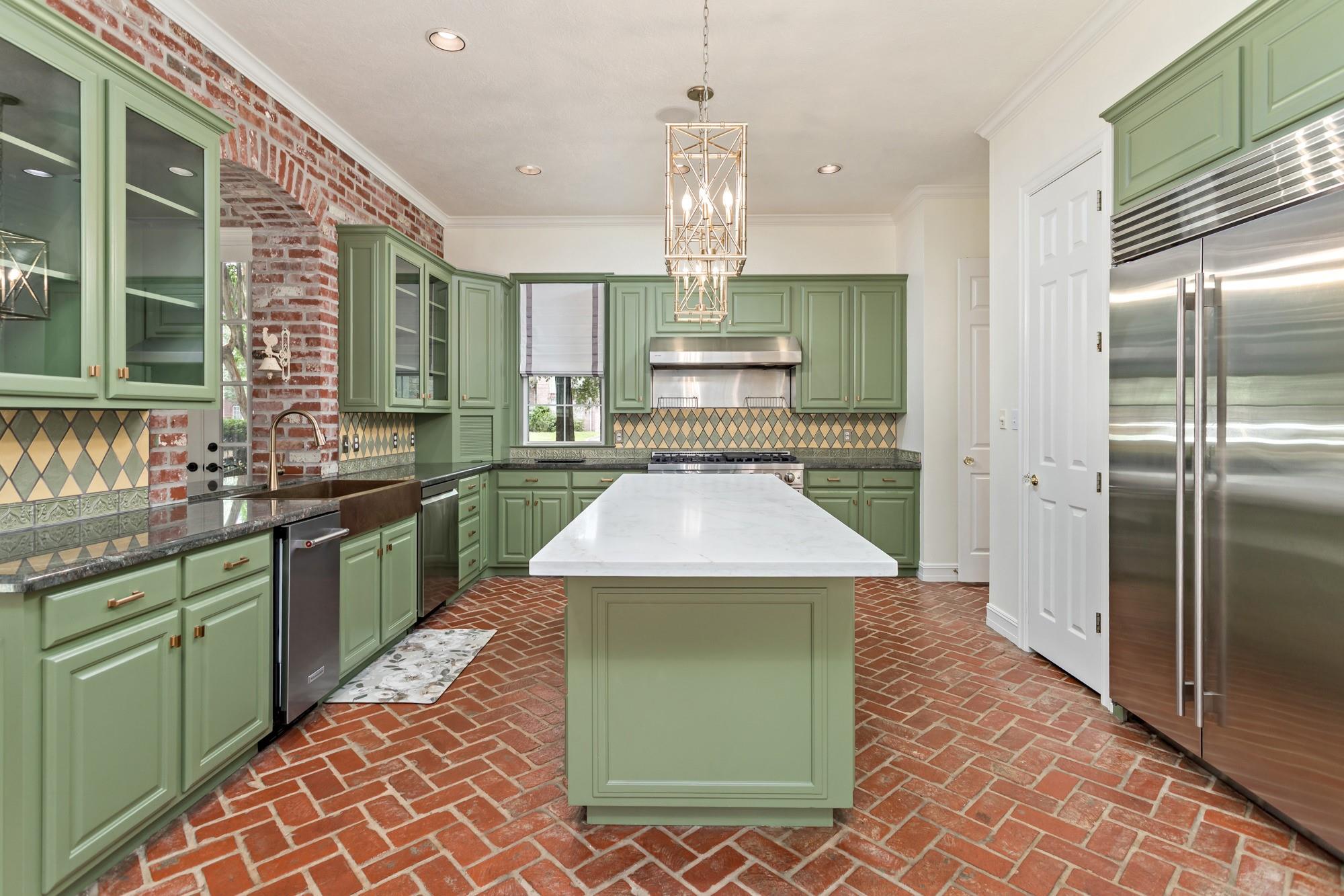 5035 Oakmont Dr, Beaumont, TX, 77706, USA, 5 Bedrooms Bedrooms, ,6 BathroomsBathrooms,Residential,Active,5035 Oakmont Dr,26755921