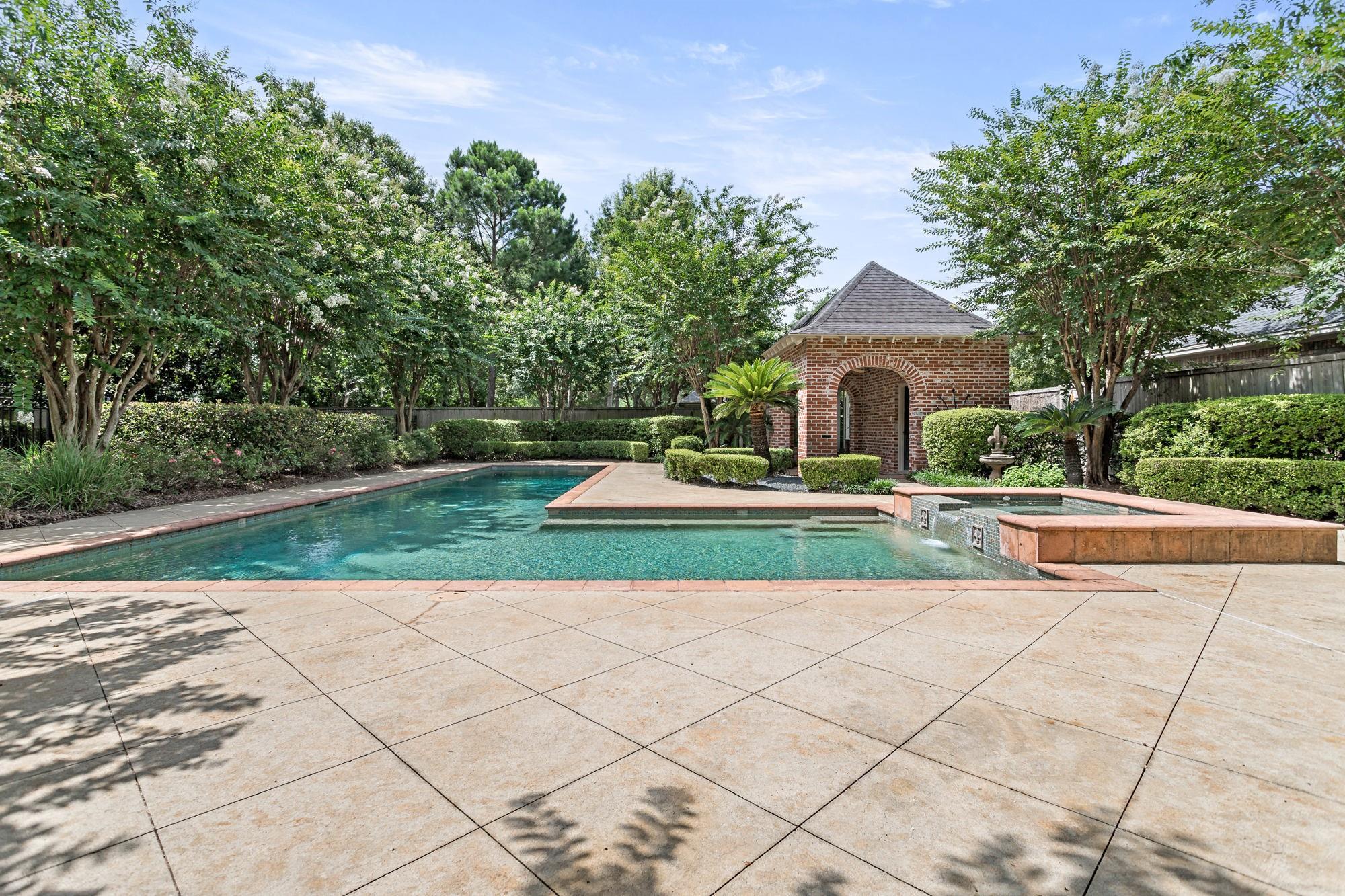 5035 Oakmont Dr, Beaumont, TX, 77706, USA, 5 Bedrooms Bedrooms, ,6 BathroomsBathrooms,Residential,Active,5035 Oakmont Dr,26755921