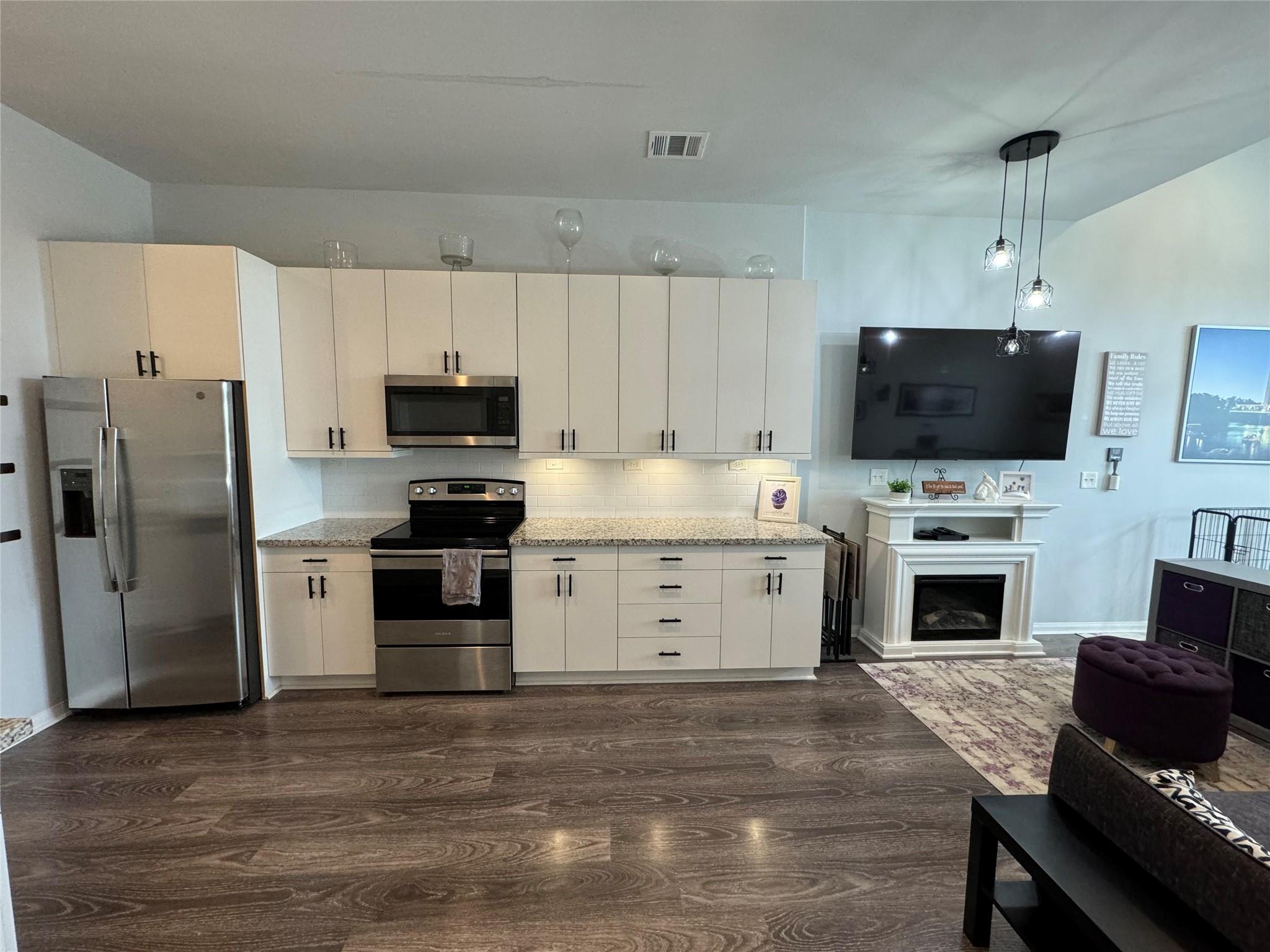 18843 Elegance Avenue
