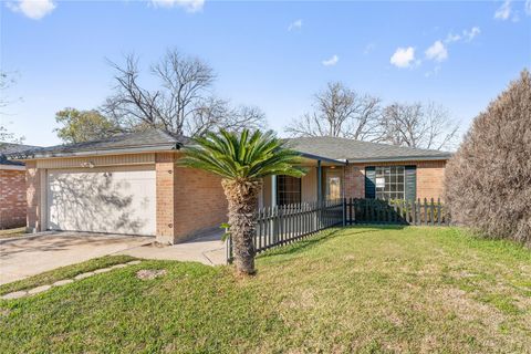 Photo of 12411 Drifting Winds Drive, Houston, TX 77044 (MLS # 13490582)