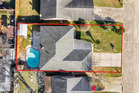 Photo of 12411 Drifting Winds Drive, Houston, TX 77044 (MLS # 13490582)