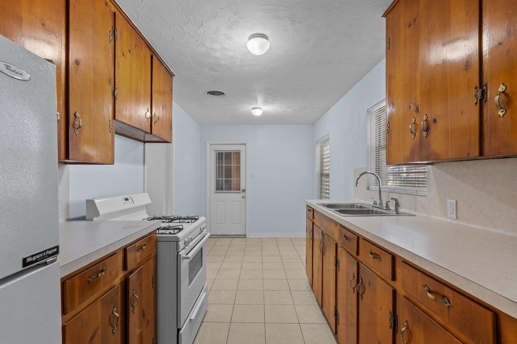 Photo of 2918 Katherine Street, La Marque, TX 77568 (MLS # 64797363)