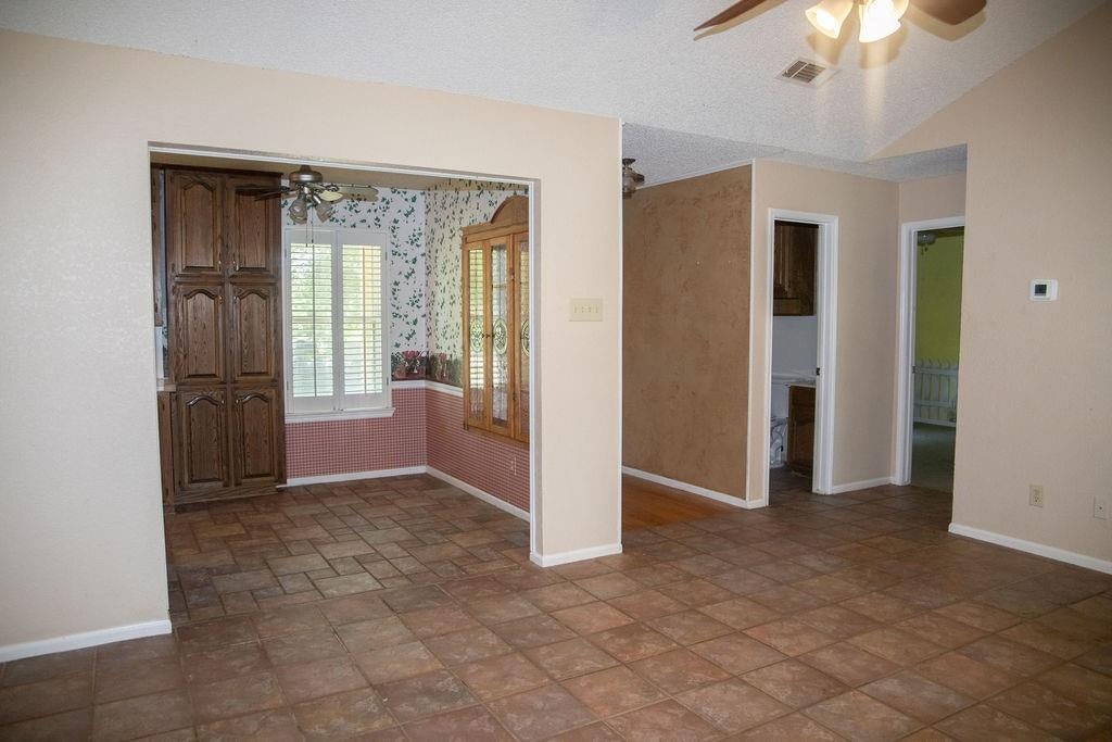 828 Armadillo Drive