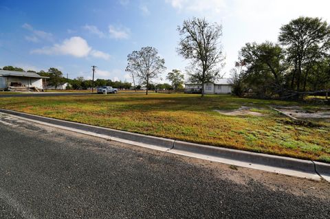 Photo of 216 S Main Street, Schulenburg, TX 78956 (MLS # 10569689)