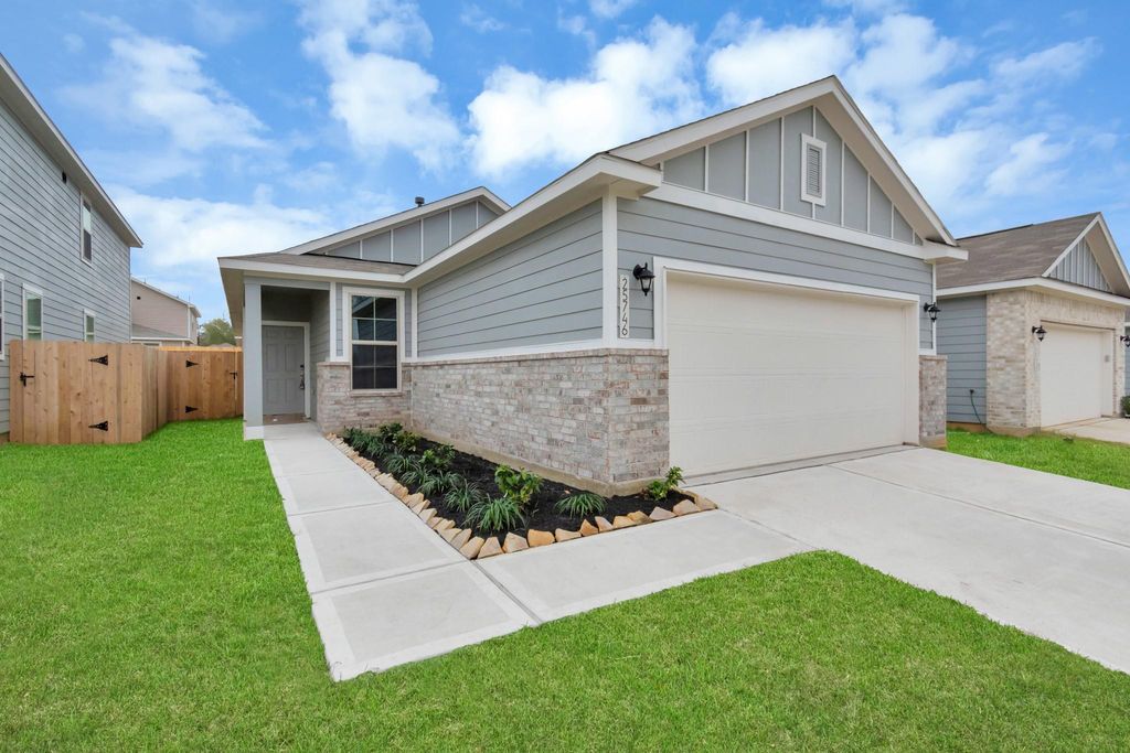 Photo of 25746 Hickory Pecan Trail, Tomball, TX 77375 (MLS # 11375960)