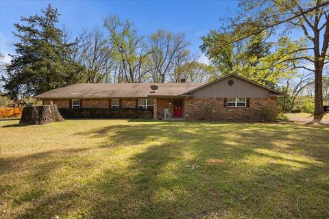 Photo of 110 Leisure Lane, White House, TX 75791 (MLS # 46925900)