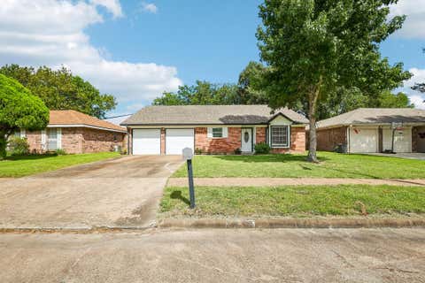 Photo of 4202 Townes Forest Road, Friendswood, TX 77546 (MLS # 35185608)