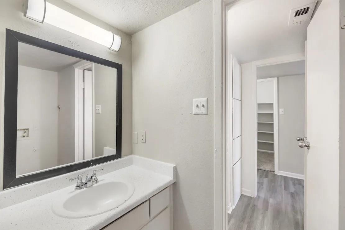 11715 S Glen Drive 721-1