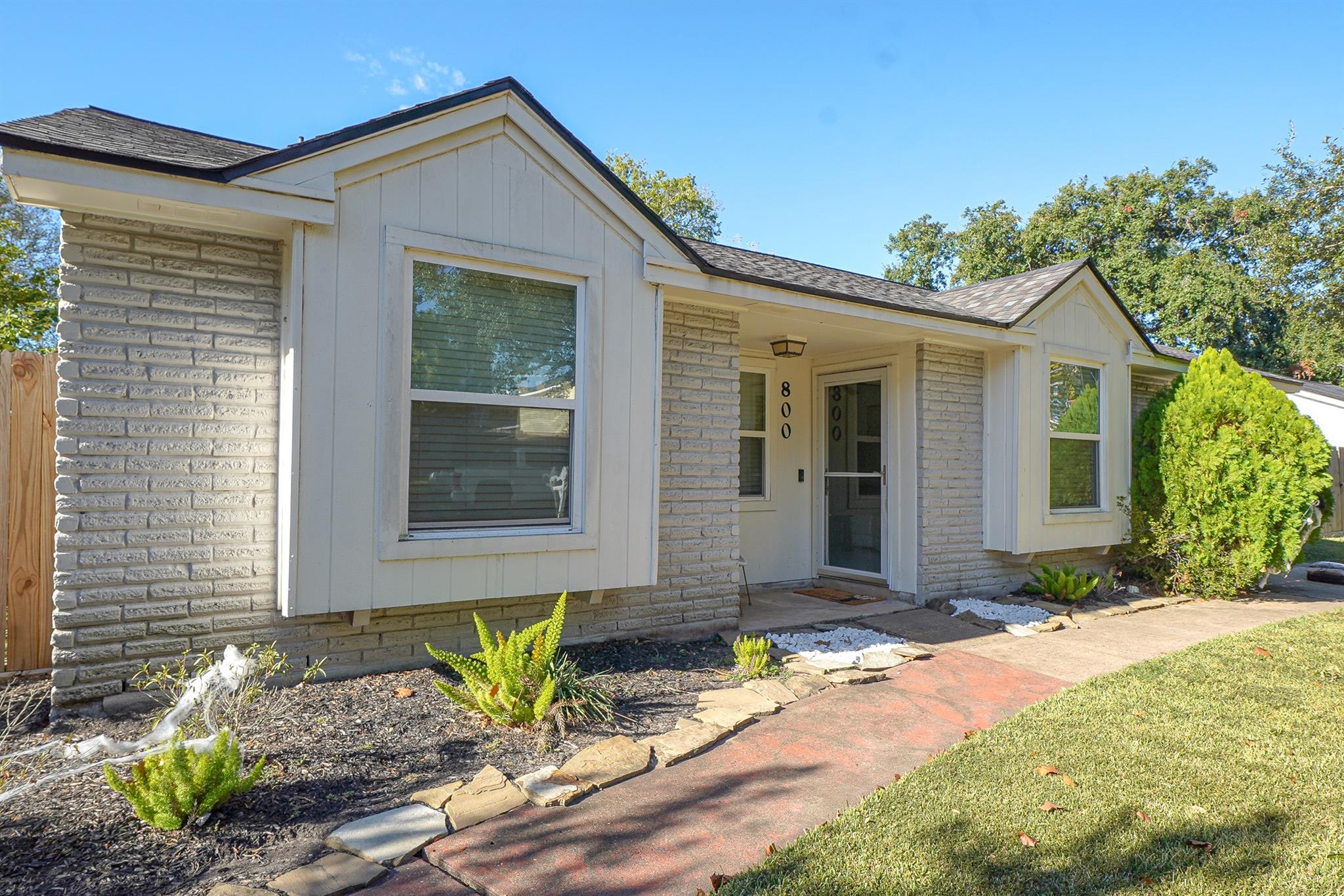800 Camelot Lane