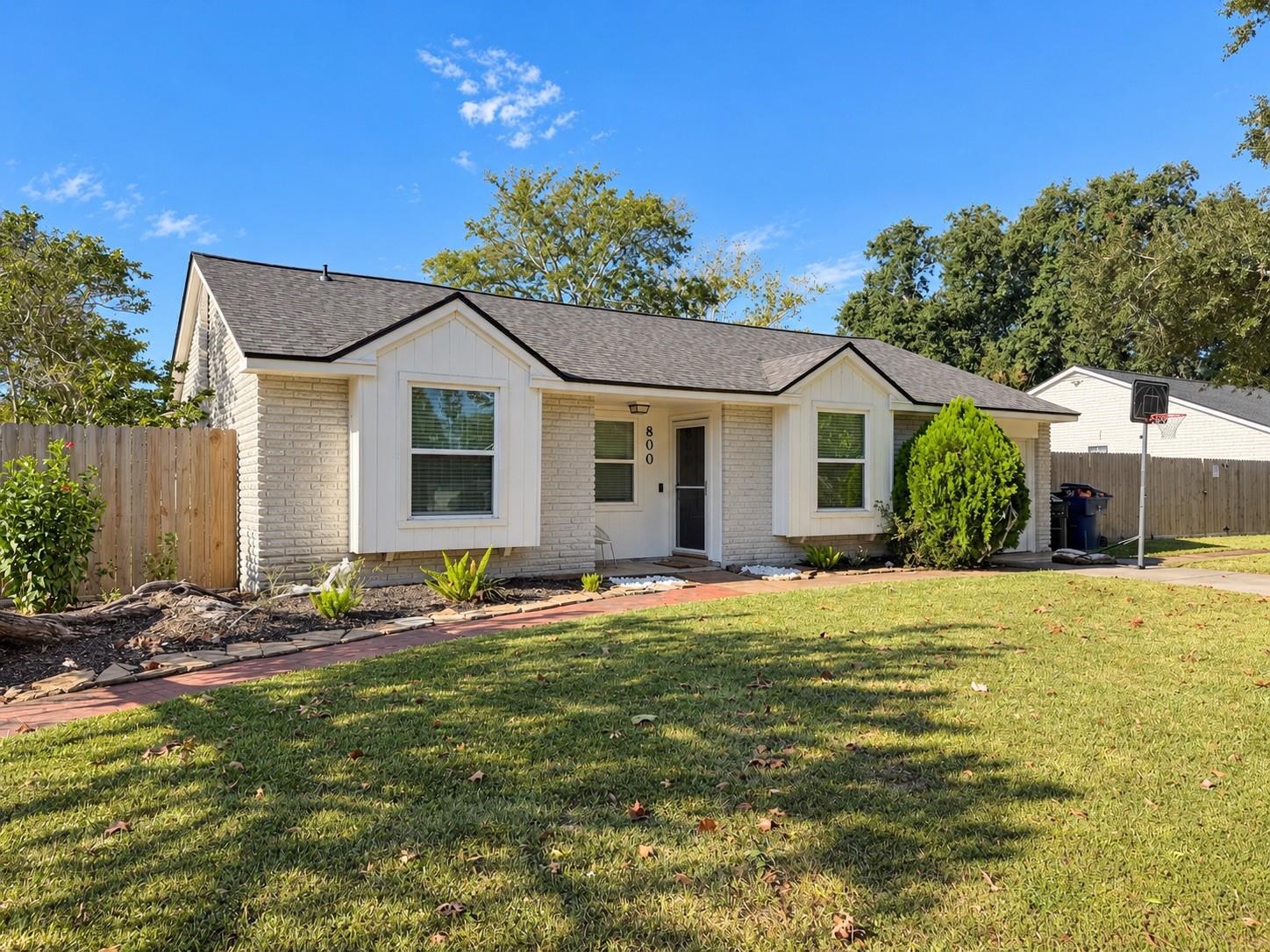 800 Camelot Lane