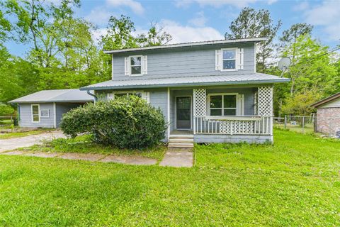 Photo of 131 County Rd 3201, Cleveland, TX 77327 (MLS # 7327013)