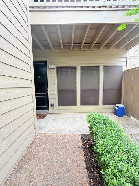 Photo of 2100 Tanglewilde Street #537, Houston, TX 77063 (MLS # 89063753)