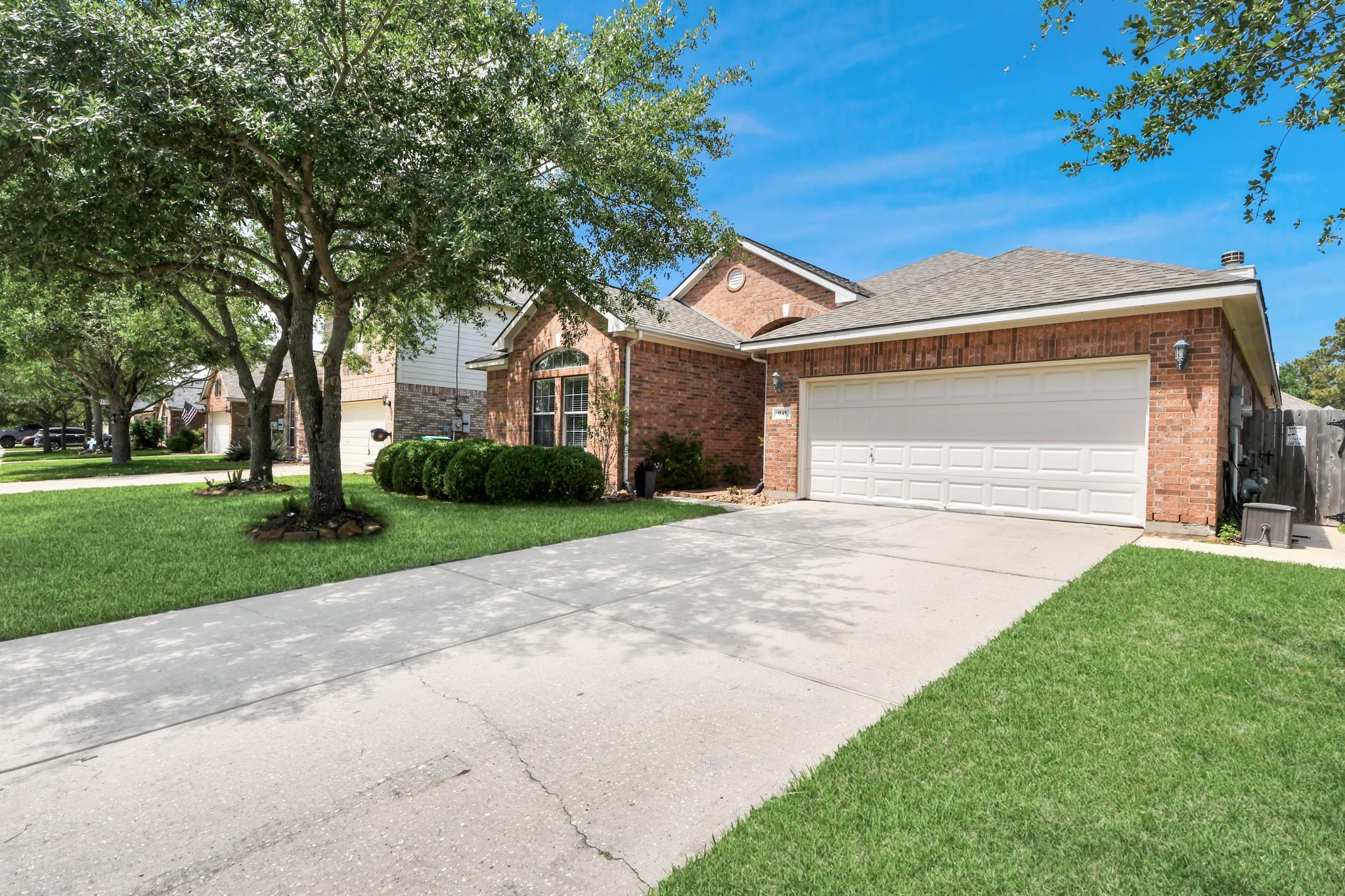 945 Autumn Brook Street