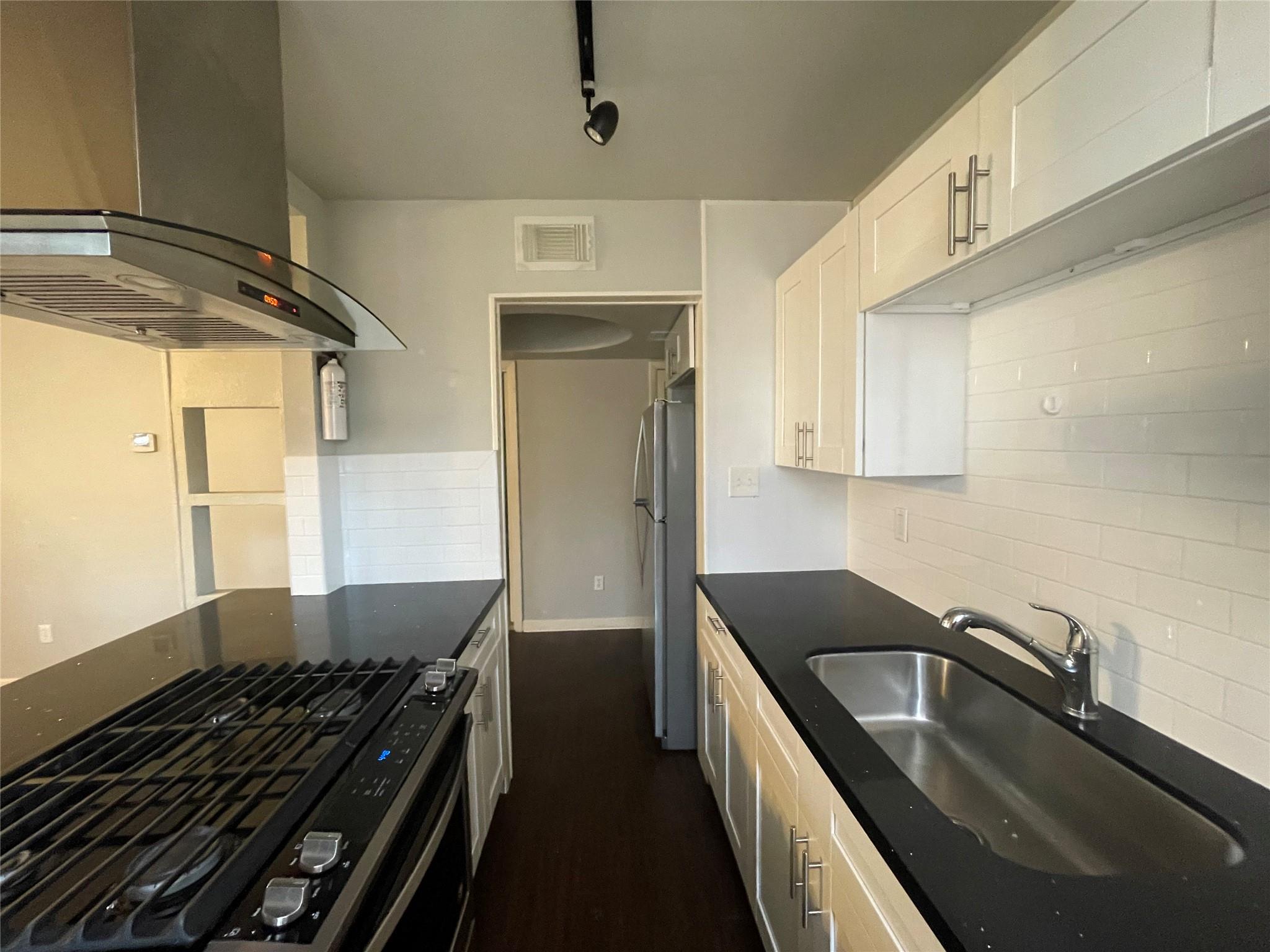 2801 Carrolton 1