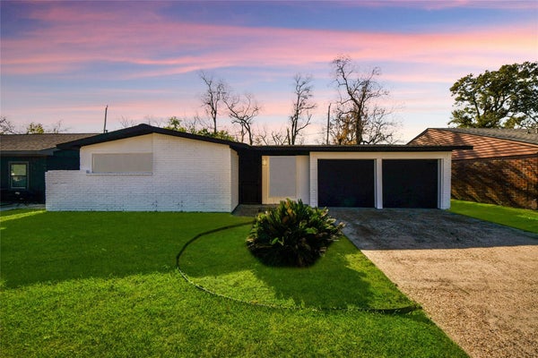 3727 PRUDENCE DR, HOUSTON, TX 77045 - Image a01f7df0525f3b5f4756f18c1ece42e2/496024528