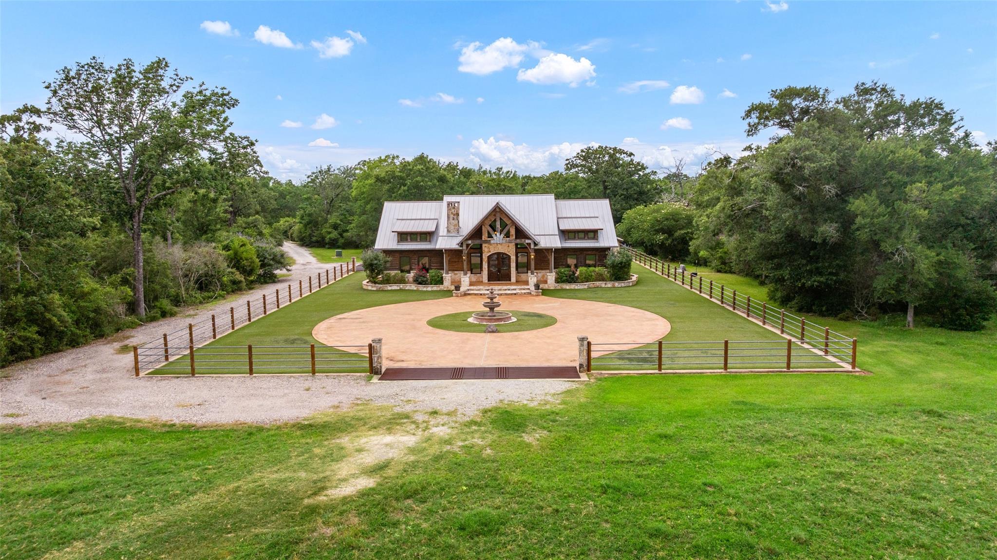 654 Navasota Ridge