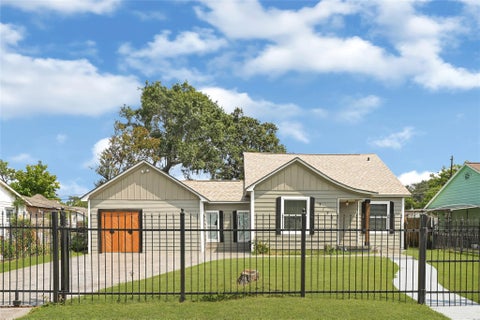 Photo of 7125 Gillen St St, Houston, TX 77087 (MLS # 4822515)