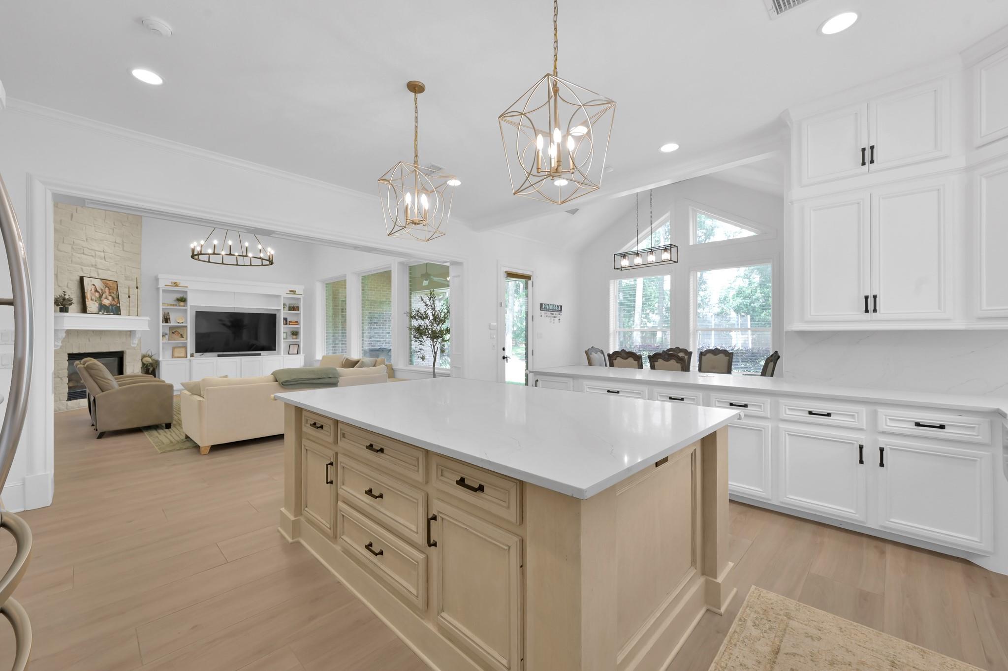 4111 Angling Lane
