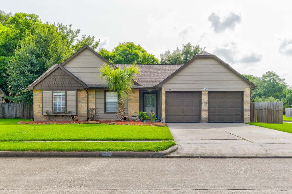 Photo of 421 Indianmeadow Drive, League City, TX 77573 (MLS # 10874503)