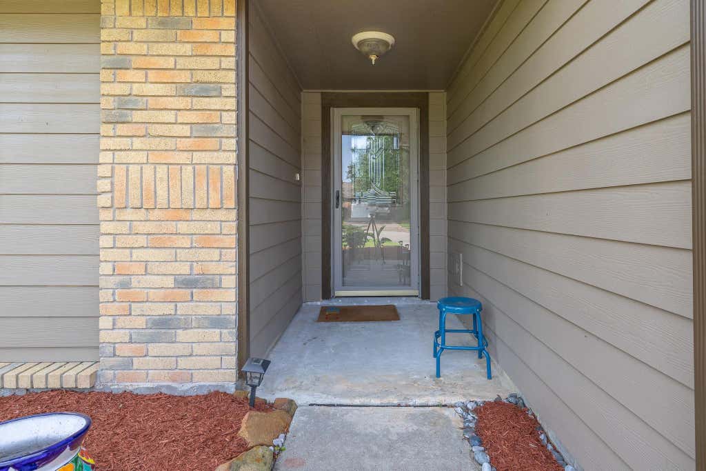 Photo of 421 Indianmeadow Drive, League City, TX 77573 (MLS # 10874503)