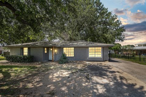 Photo of 15915 Mueschke Road, Cypress, TX 77433 (MLS # 51615149)