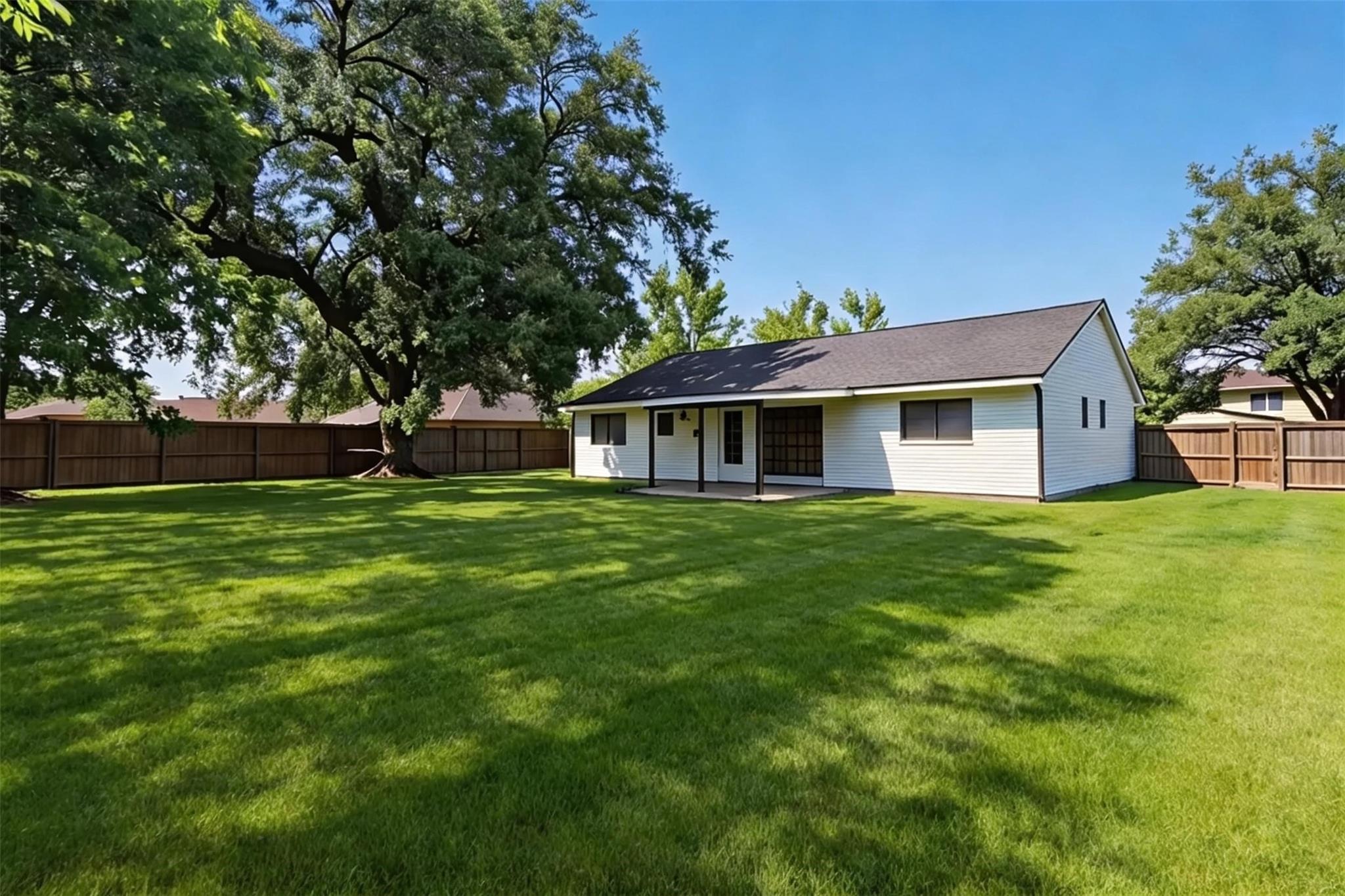 802 Camelot Lane