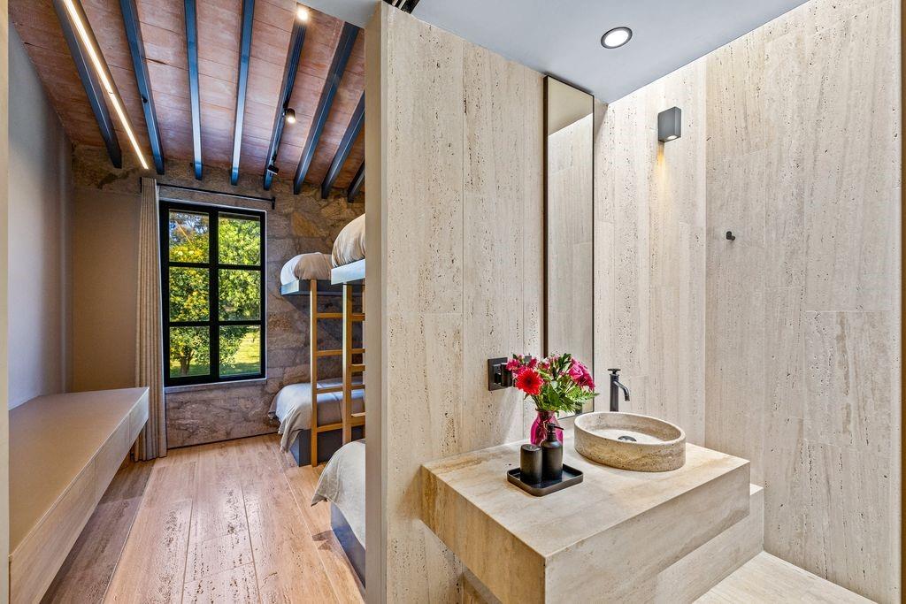 Tennessee 37950, Mexico, 4 Bedrooms Bedrooms, ,5 BathroomsBathrooms,Residential,Active,242643