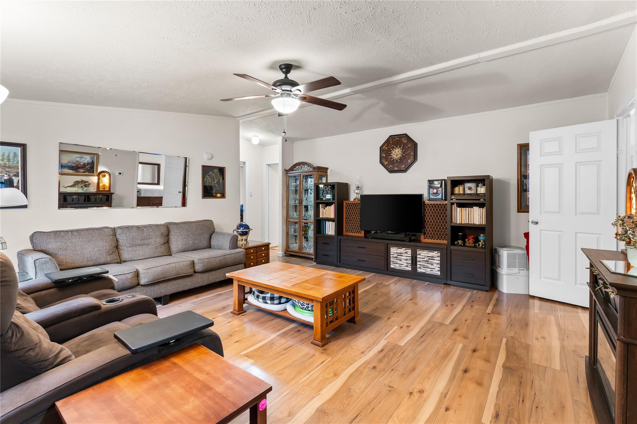 4521 Grand Oaks Drive