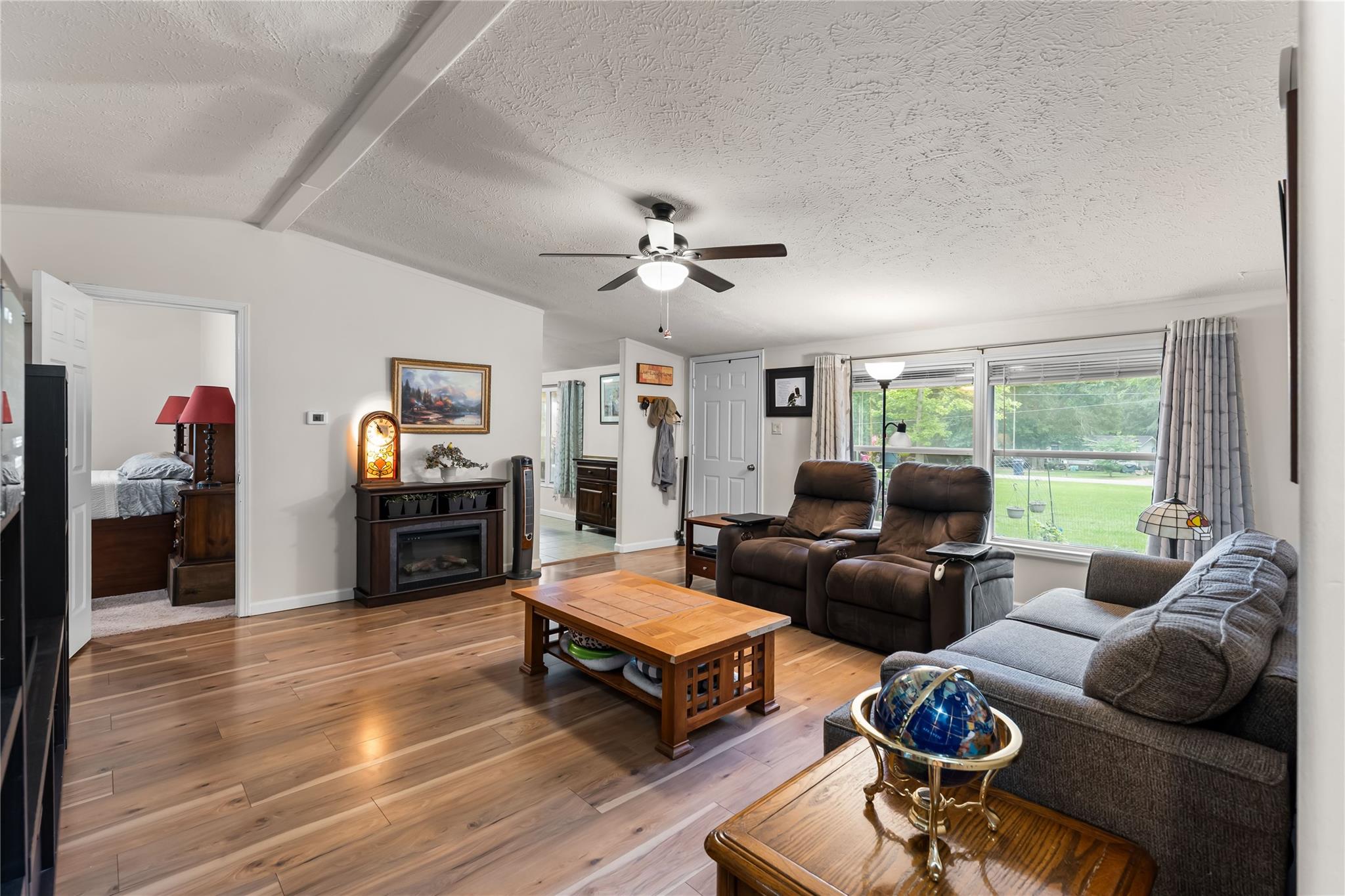 4521 Grand Oaks Drive