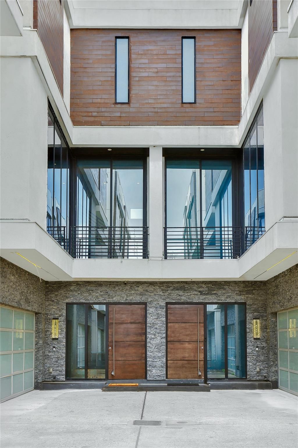 Photo of 819 W 24th Street #D, Houston, TX 77008 (MLS # 95650773)