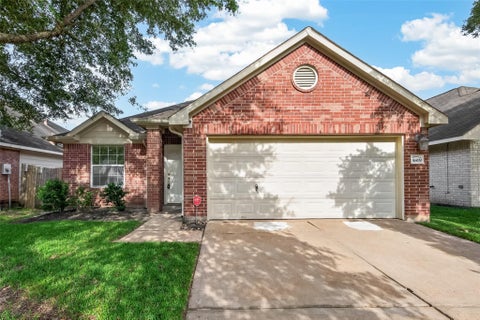 Photo of 14302 Brunswick Place Drive, Houston, TX 77047 (MLS # 96865433)