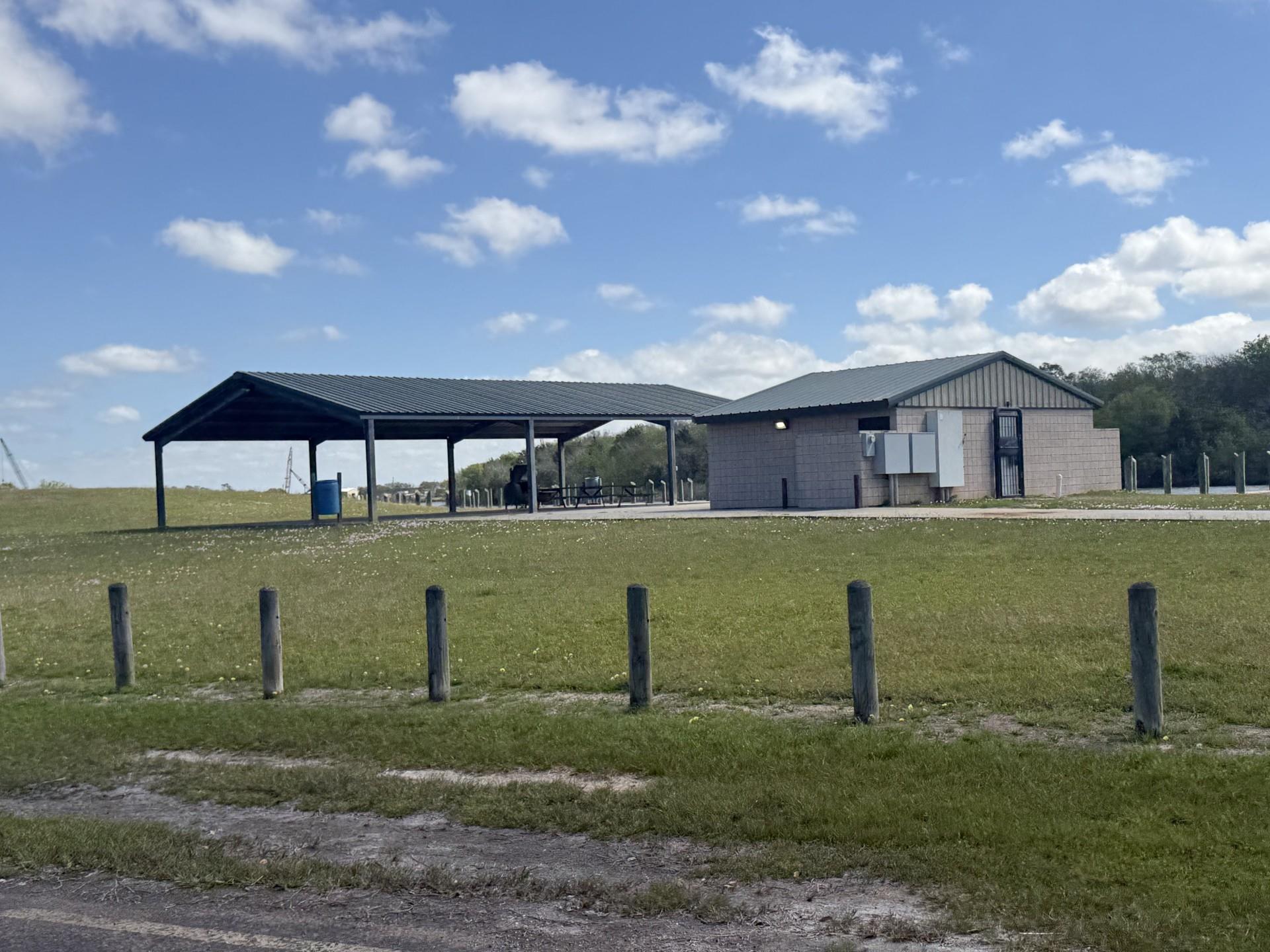 01 W Bayshore Road