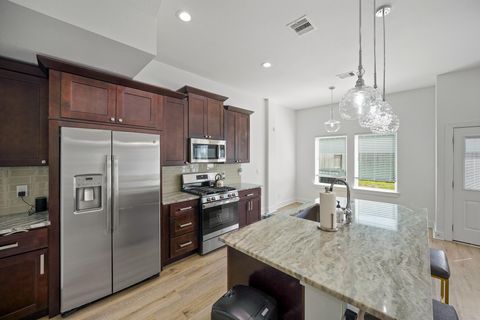 Tiny photo for 4402 Mckinley Street #B, Houston, TX 77051 (MLS # 97230271)