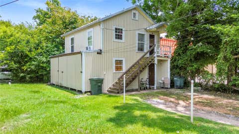Photo of 1518 16th Street #A, Huntsville, TX 77340 (MLS # 57358177)