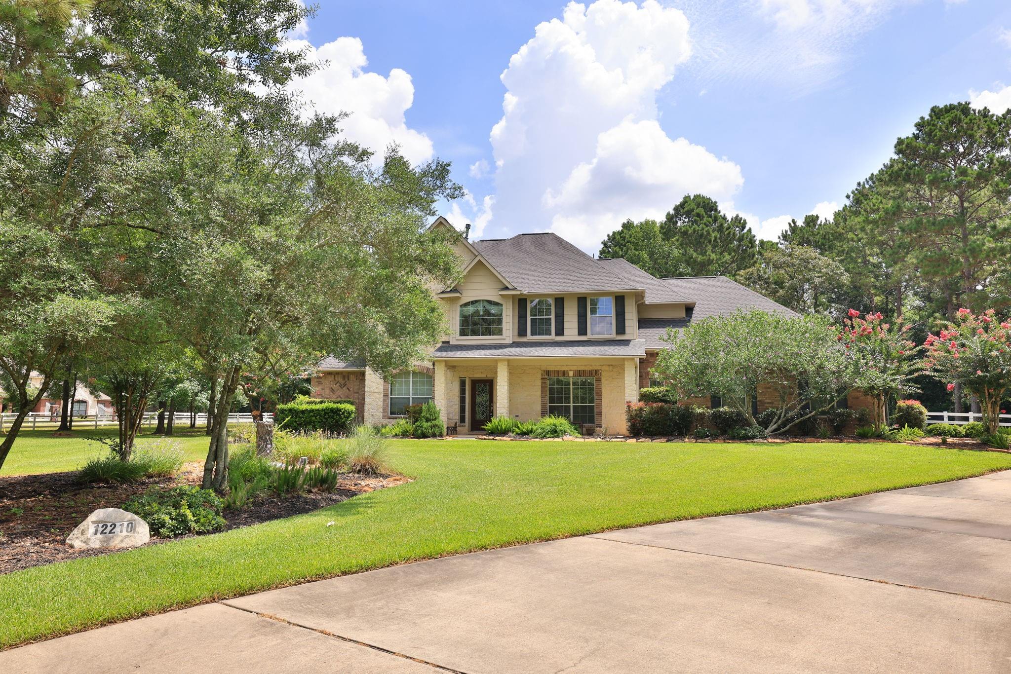 12210 Hallowed Oaks