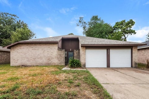 Photo of 20015 Bishops Gate Lane, Humble, TX 77338 (MLS # 24126328)