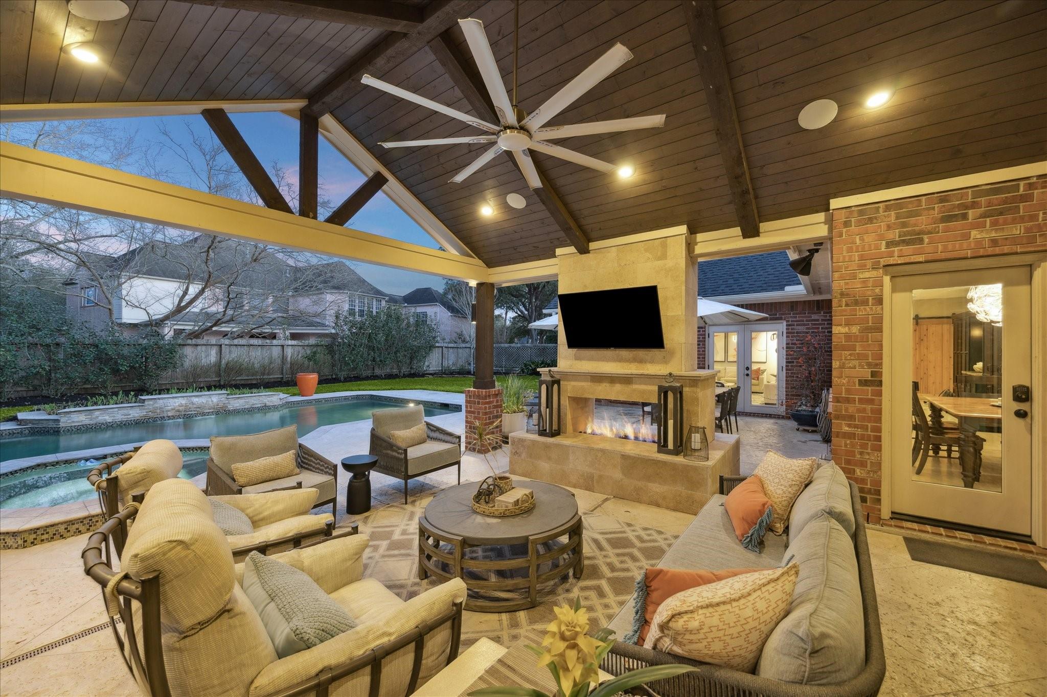 2811 Autumn Lake Drive