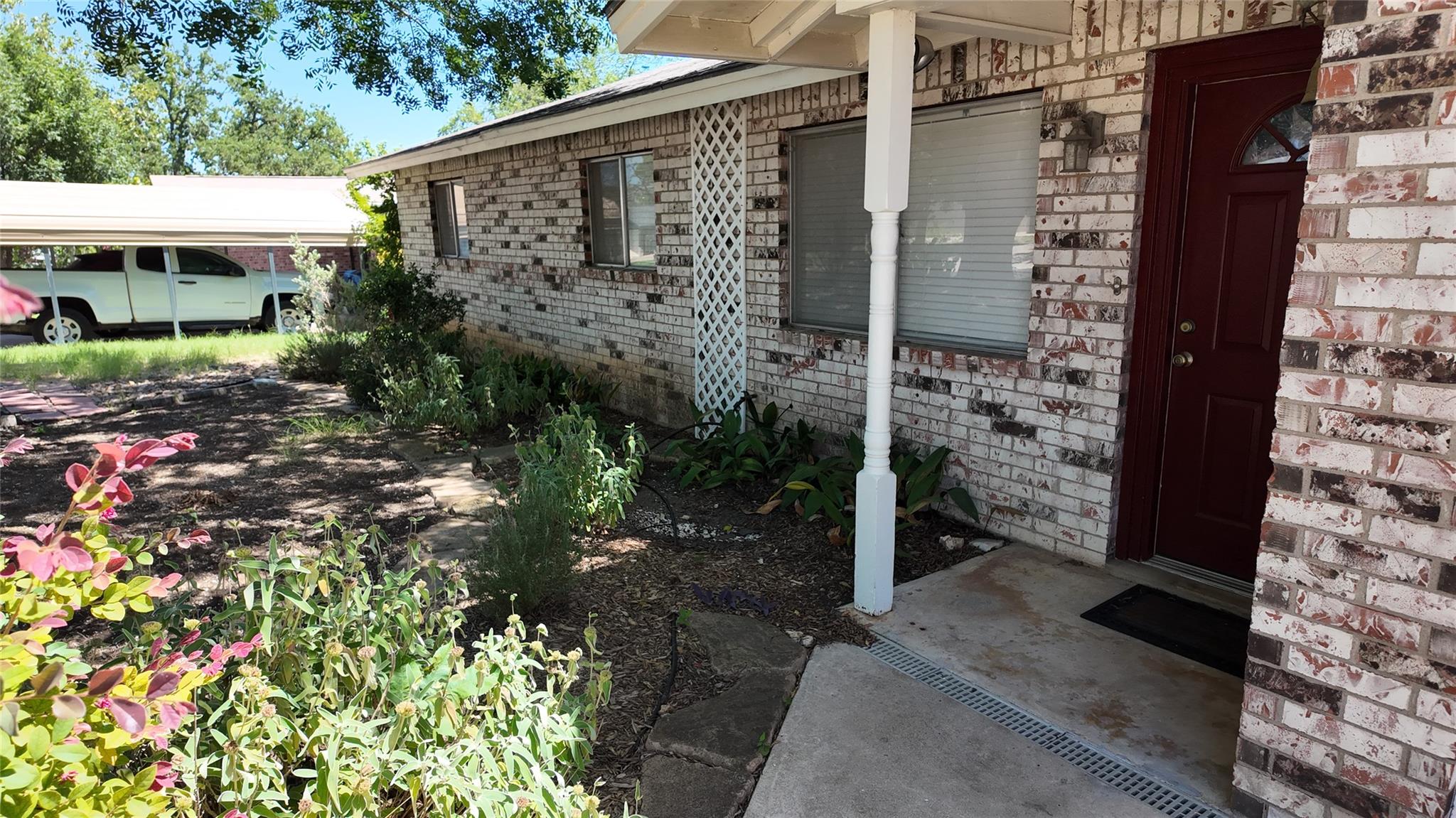 1123 Warbler Drive