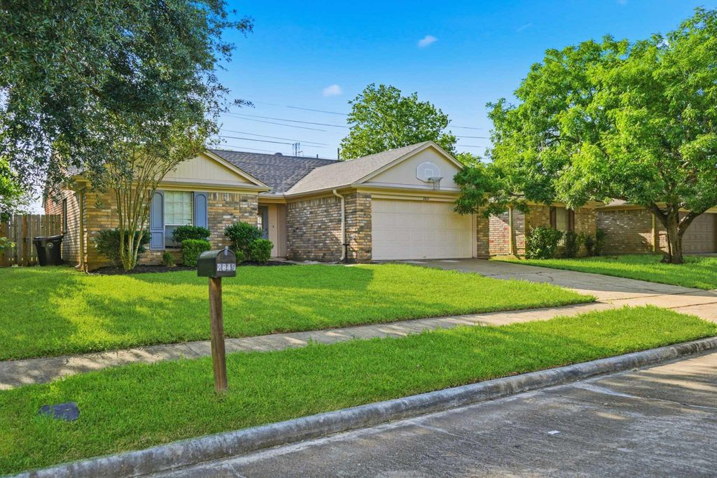 Photo of 2819 Kettle Run, Sugar Land, TX 77479 (MLS # 30863579)