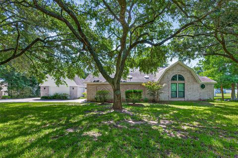 Photo of 27 E Kitty Hawk Street, Richmond, TX 77406 (MLS # 54551439)