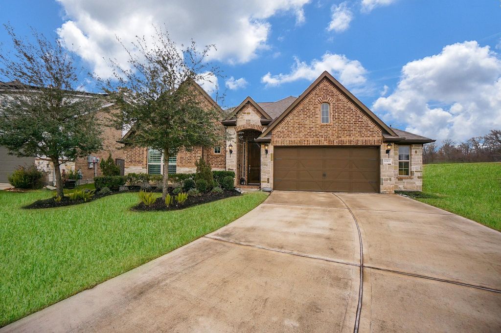 Photo of 6243 Garden Lakes Lane, Sugar Land, TX 77479 (MLS # 65198386)